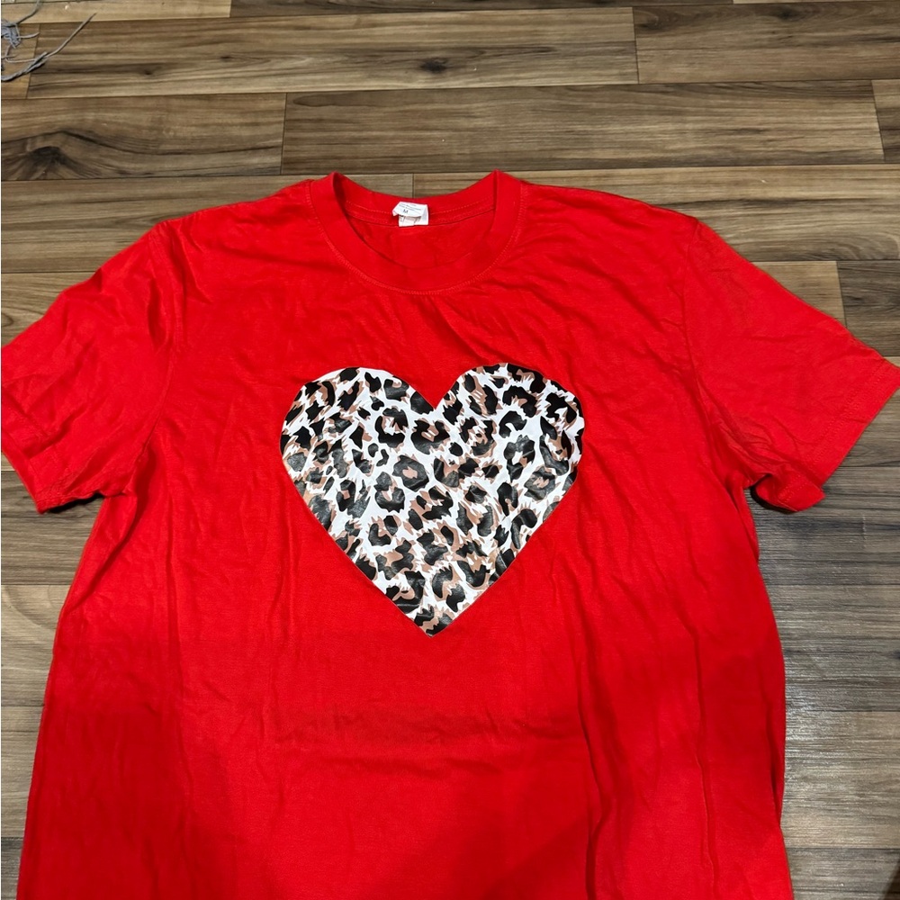 Red heart top